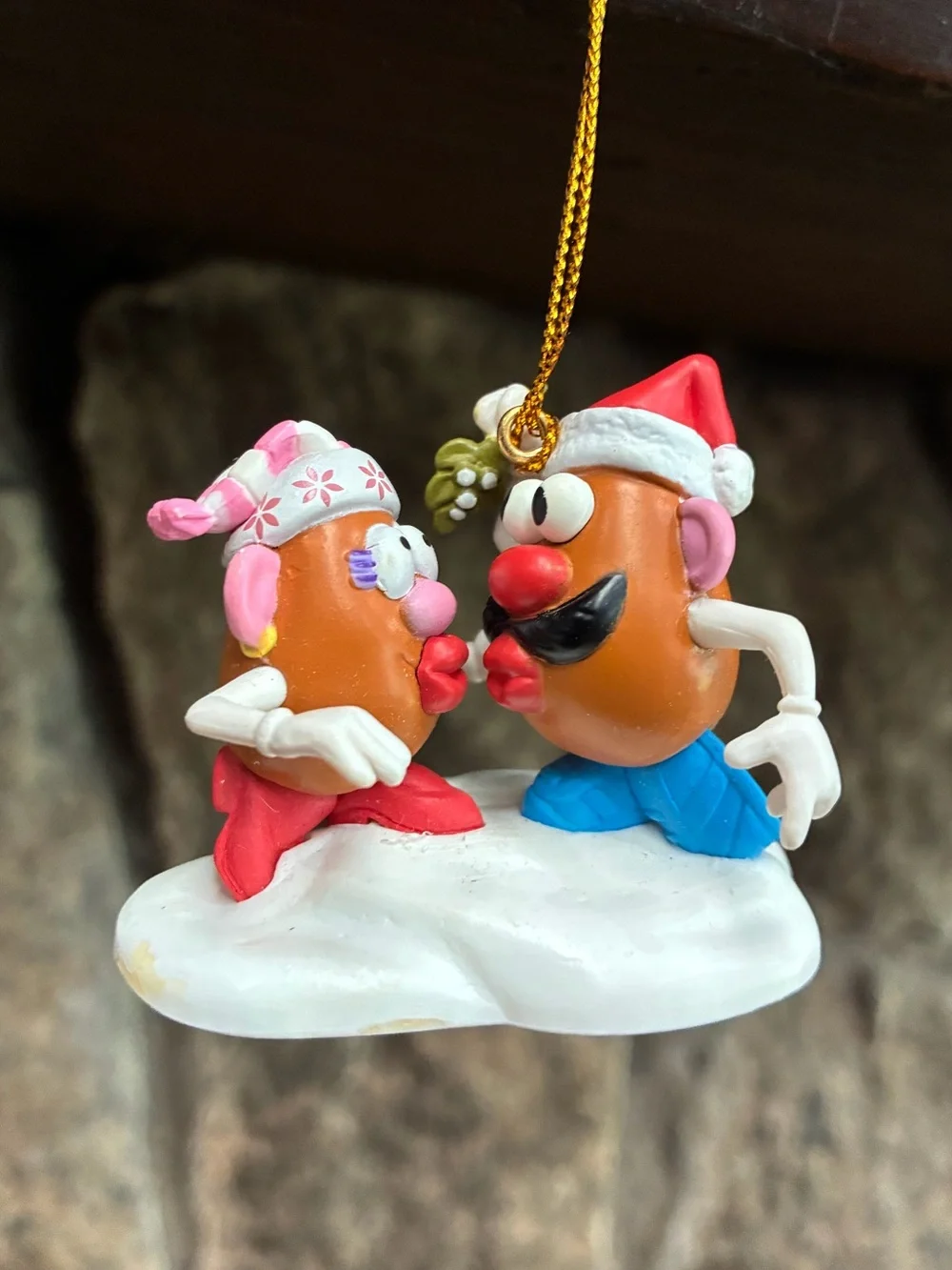Hasbro Mr. and Mrs. Potato Head Toy Story Kissing Mistletoe Christmas Ornament
